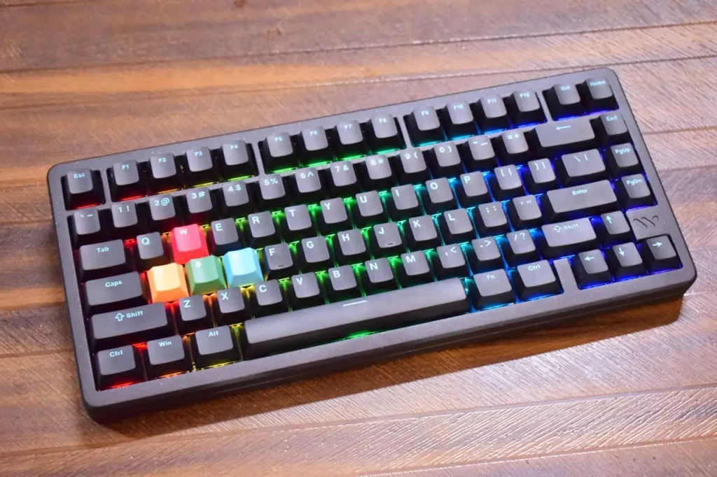 کیبورد Womier SK75